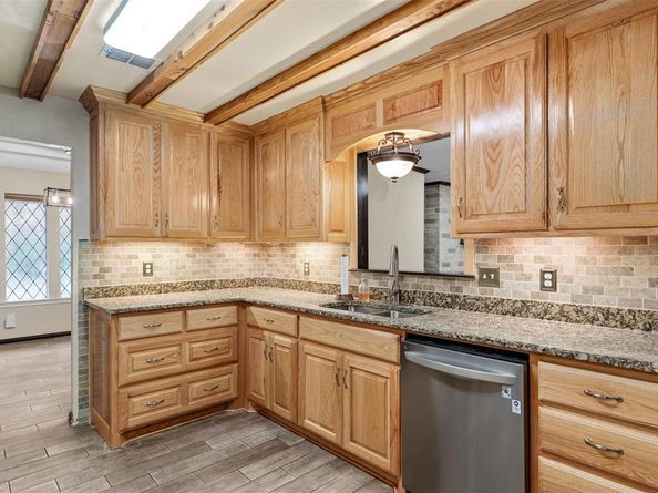 108  Silverleaf Drive , Fort Worth Texas 76112