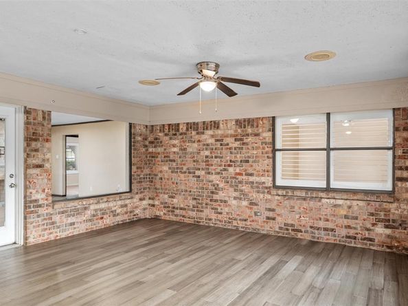 108  Silverleaf Drive , Fort Worth Texas 76112