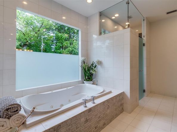 4678  Christopher Place , Dallas Texas 75204