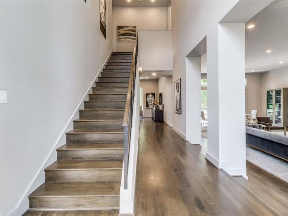 4678  Christopher Place , Dallas Texas 75204