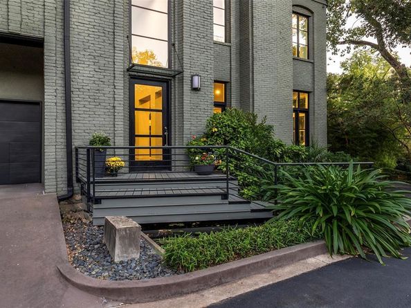 4678  Christopher Place , Dallas Texas 75204