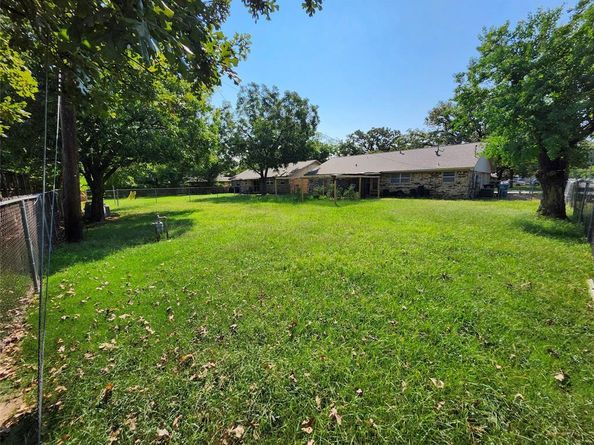 3209  Oriole Lane , Denton Texas 76209