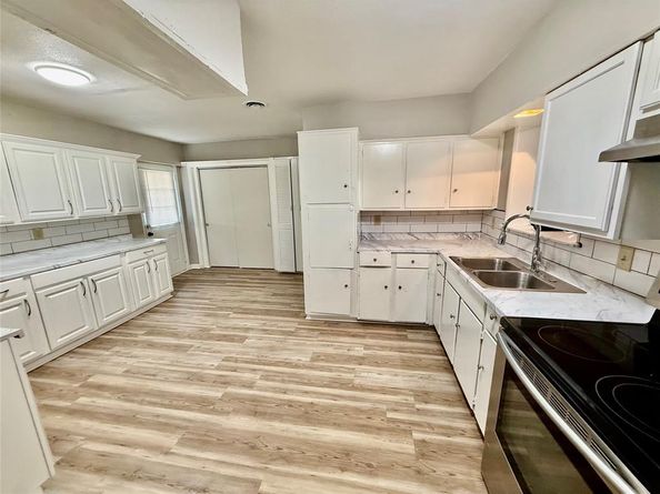 3606  Marsh Lane Place , Dallas Texas 75220