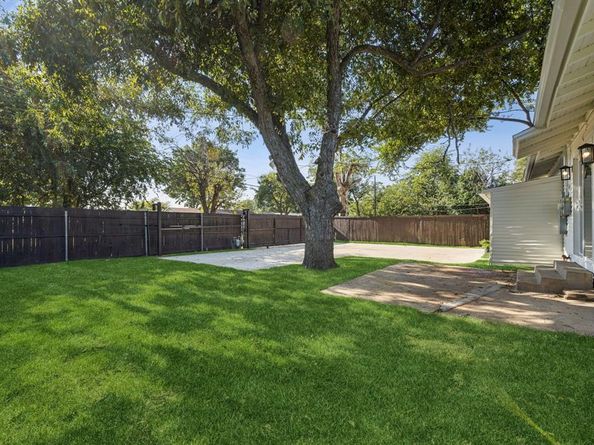 12226  Hoblitzelle Drive , Dallas Texas 75243