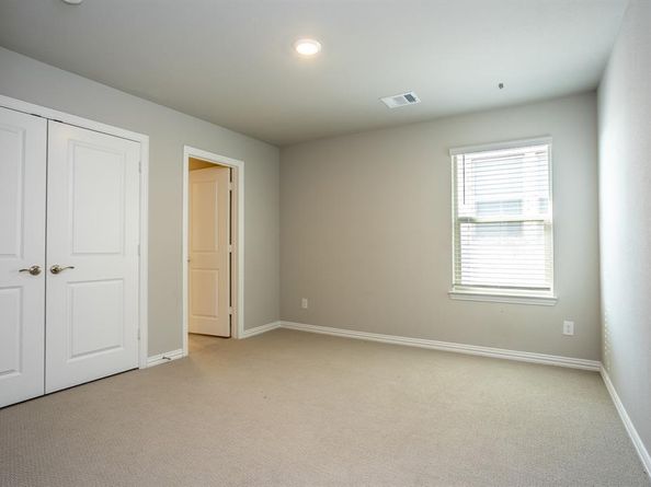 2436  Yosemite Way , Corinth Texas 76210