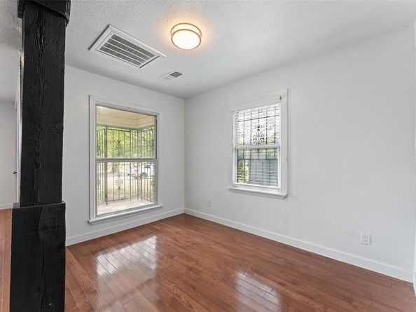 2749  Morgan Drive , Dallas Texas 75241