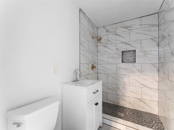 2749  Morgan Drive , Dallas Texas 75241