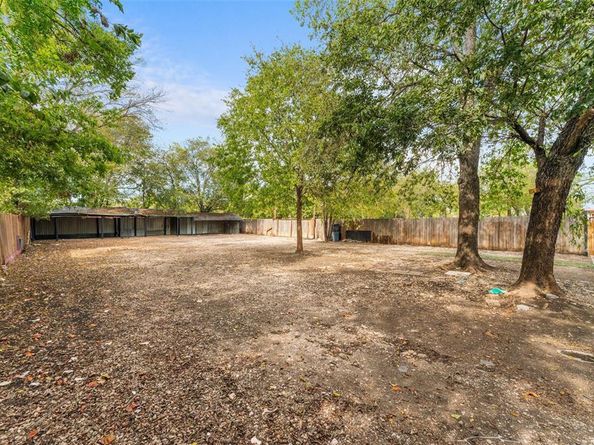 2749  Morgan Drive , Dallas Texas 75241