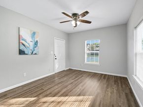 717 E Davis Avenue , Fort Worth Texas 76104