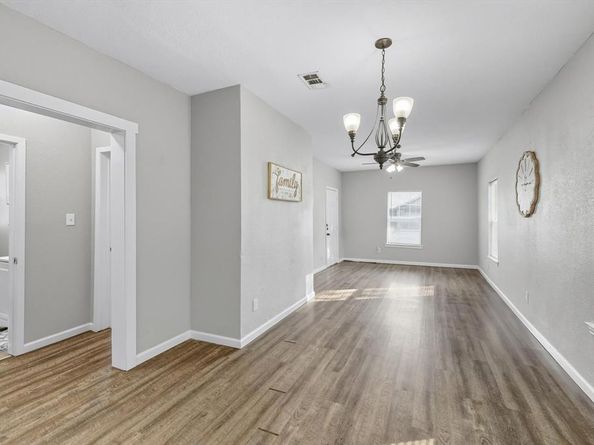 717 E Davis Avenue , Fort Worth Texas 76104