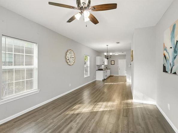 717 E Davis Avenue , Fort Worth Texas 76104