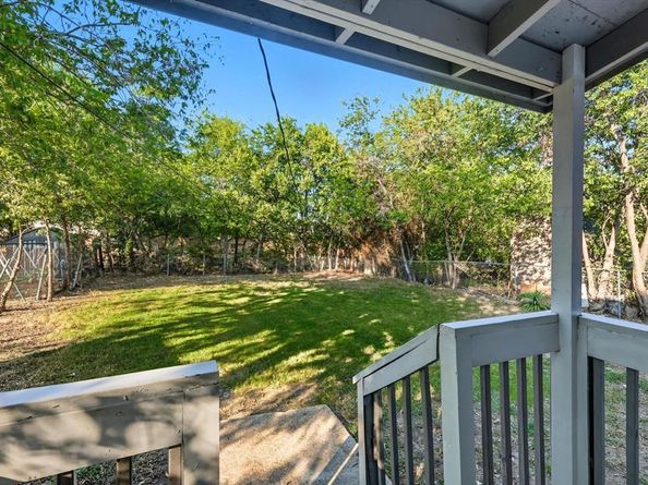 717 E Davis Avenue , Fort Worth Texas 76104