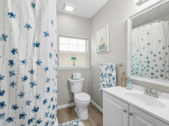 717 E Davis Avenue , Fort Worth Texas 76104