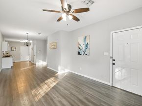 717 E Davis Avenue , Fort Worth Texas 76104