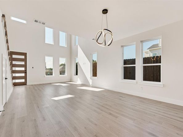 6046  Plum Dale Road , Dallas Texas 75241