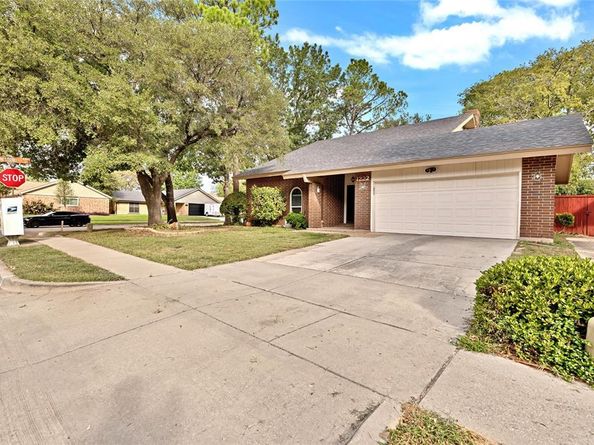 1222  Savannah Court , Flower Mound Texas 75028