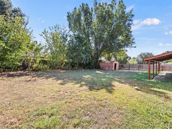1617  Meadow lane Terrace , Fort Worth Texas 76112