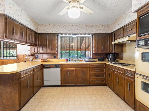 1617  Meadow lane Terrace , Fort Worth Texas 76112