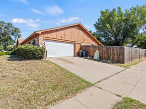 1617  Meadow lane Terrace , Fort Worth Texas 76112