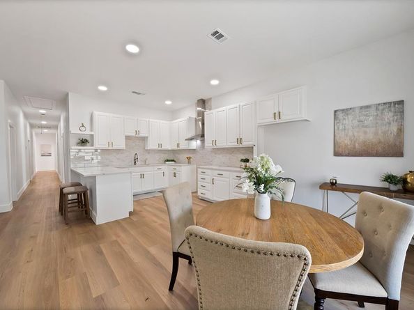 1130 E Hattie Street , Fort Worth Texas 76104