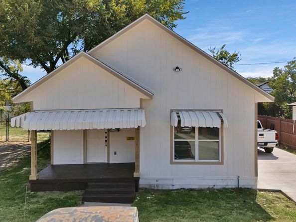 1130 E Hattie Street , Fort Worth Texas 76104