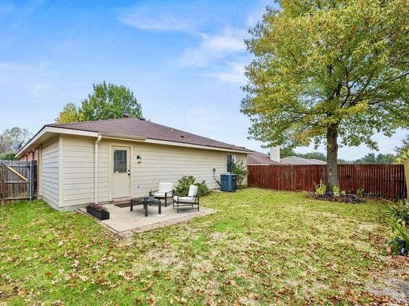 6922  Tractor Drive , Dallas Texas 75241