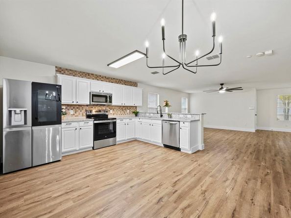 6922  Tractor Drive , Dallas Texas 75241