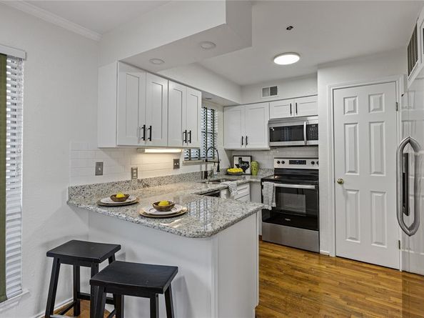 4303  Buena Vista Street  303, Dallas Texas 75205