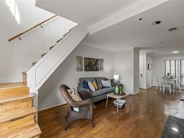 4303  Buena Vista Street  303, Dallas Texas 75205