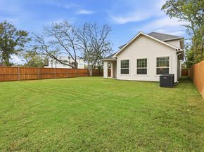 1130  Shaw Street , Dallas Texas 75212