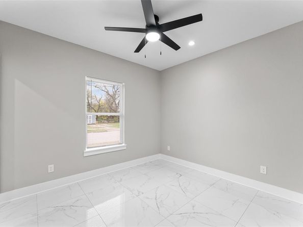 2331  Idaho Avenue , Dallas Texas 75216