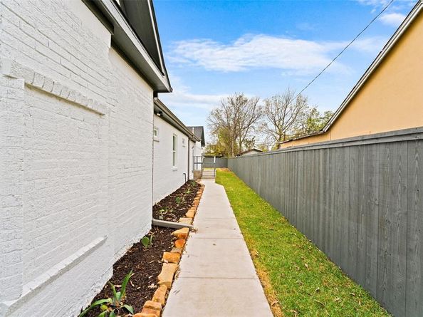 2331  Idaho Avenue , Dallas Texas 75216