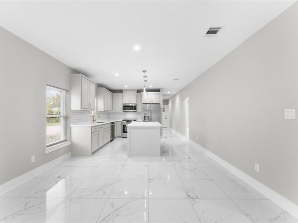 2331  Idaho Avenue , Dallas Texas 75216