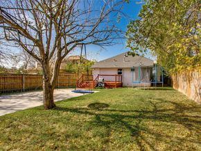 834 S Polk Street , Dallas Texas 75208