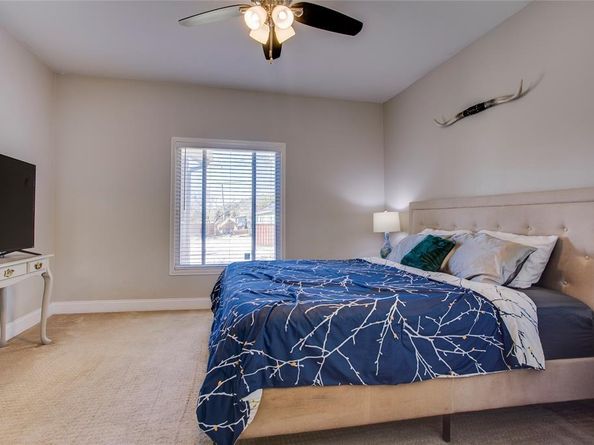 834 S Polk Street , Dallas Texas 75208