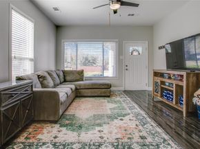 834 S Polk Street , Dallas Texas 75208