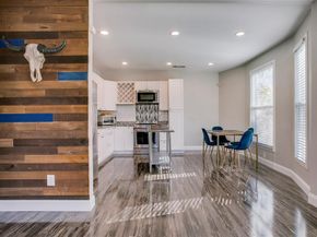 834 S Polk Street , Dallas Texas 75208