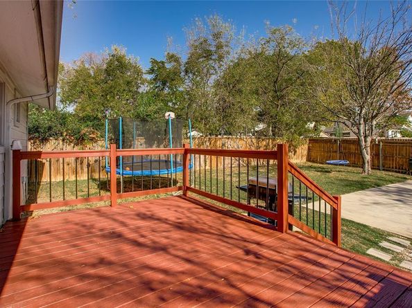 834 S Polk Street , Dallas Texas 75208