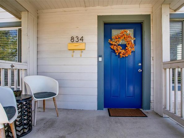 834 S Polk Street , Dallas Texas 75208