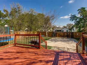 834 S Polk Street , Dallas Texas 75208