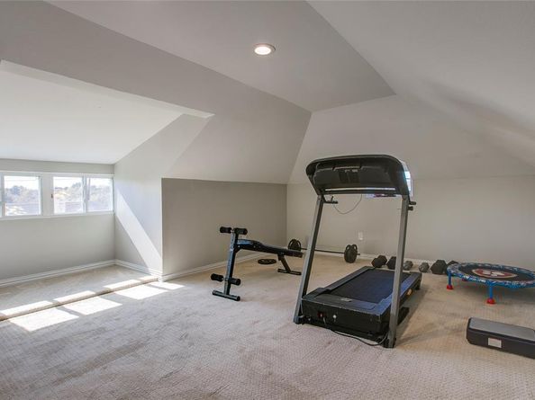 834 S Polk Street , Dallas Texas 75208