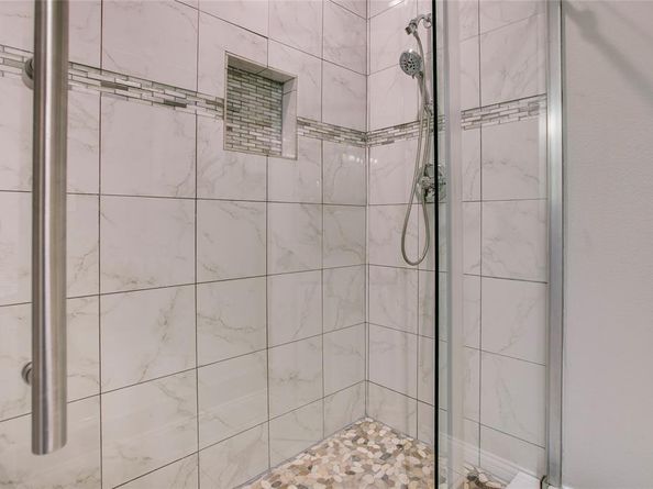 834 S Polk Street , Dallas Texas 75208