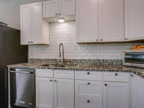 834 S Polk Street , Dallas Texas 75208