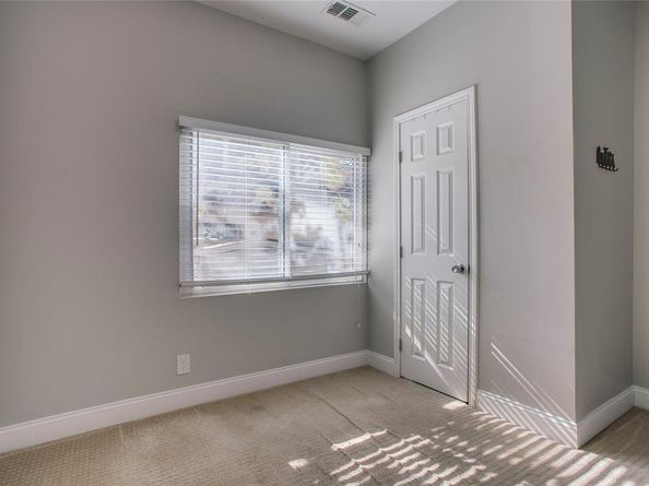 834 S Polk Street , Dallas Texas 75208