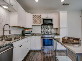 834 S Polk Street , Dallas Texas 75208