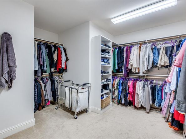 2833  Lee Street , Dallas Texas 75206