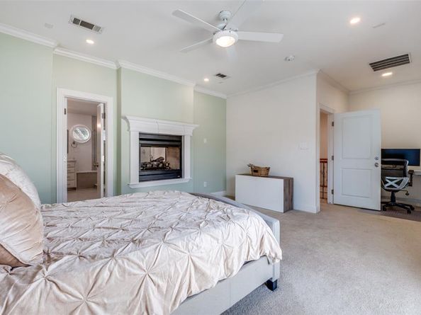 2833  Lee Street , Dallas Texas 75206