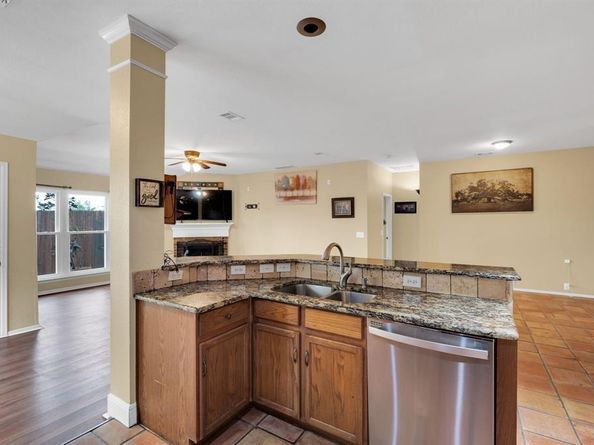 10620  DONNIS Dr  , Fort Worth Texas 76244