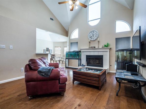 1136  Breezewood Drive , Lewisville Texas 75077