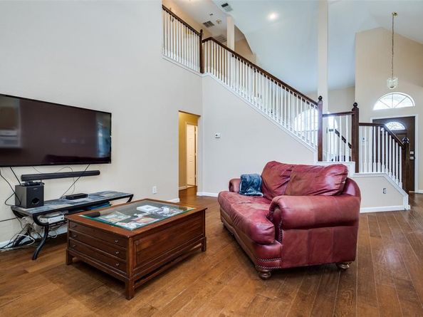 1136  Breezewood Drive , Lewisville Texas 75077